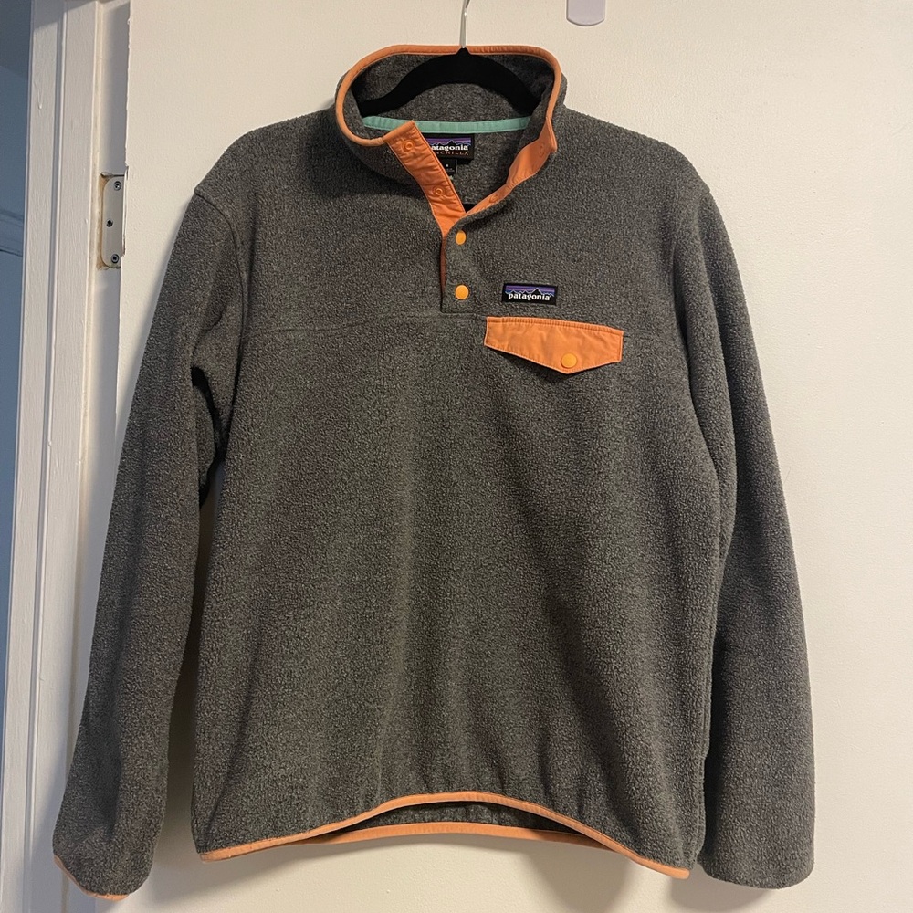 Patagonia Gray and Peach Snap-T Pullover